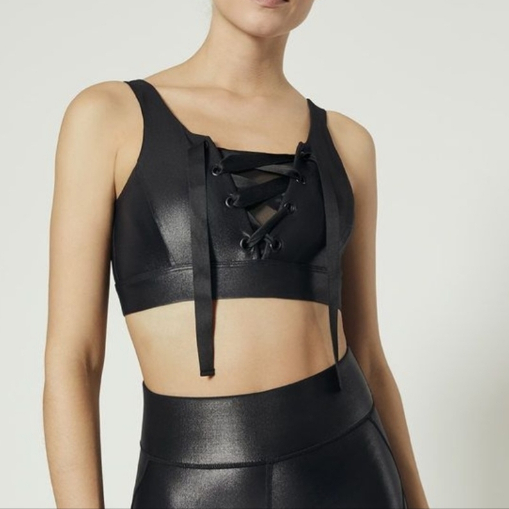 Carbon38 Takara Shine Set In Black. Legging Size Extra Small. Bra Size Small